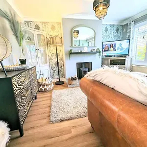 Holiday home Spacious Lovely 3 Bed House In Nottingham Contractors Or Family, Keyworth